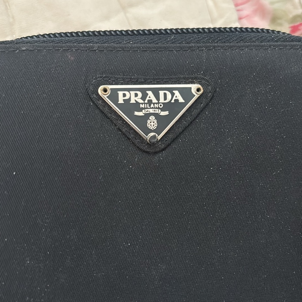 Prada vintage wallet some wear but beautiful - Picture 8 of 8